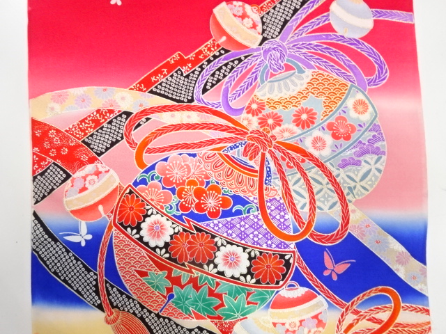  アンティーク　鈴に草花・蝶模様　はぎれ反物